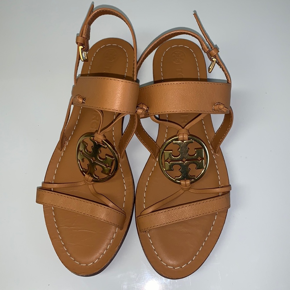 Miller Metal Logo 5mm Leather Two Band Sandals Camello US 6 M
